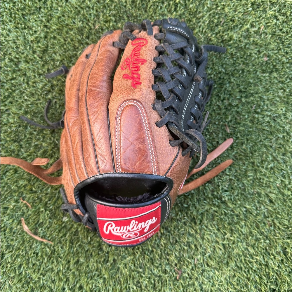 Rawlings 11 3/4 inch Baseball Glove